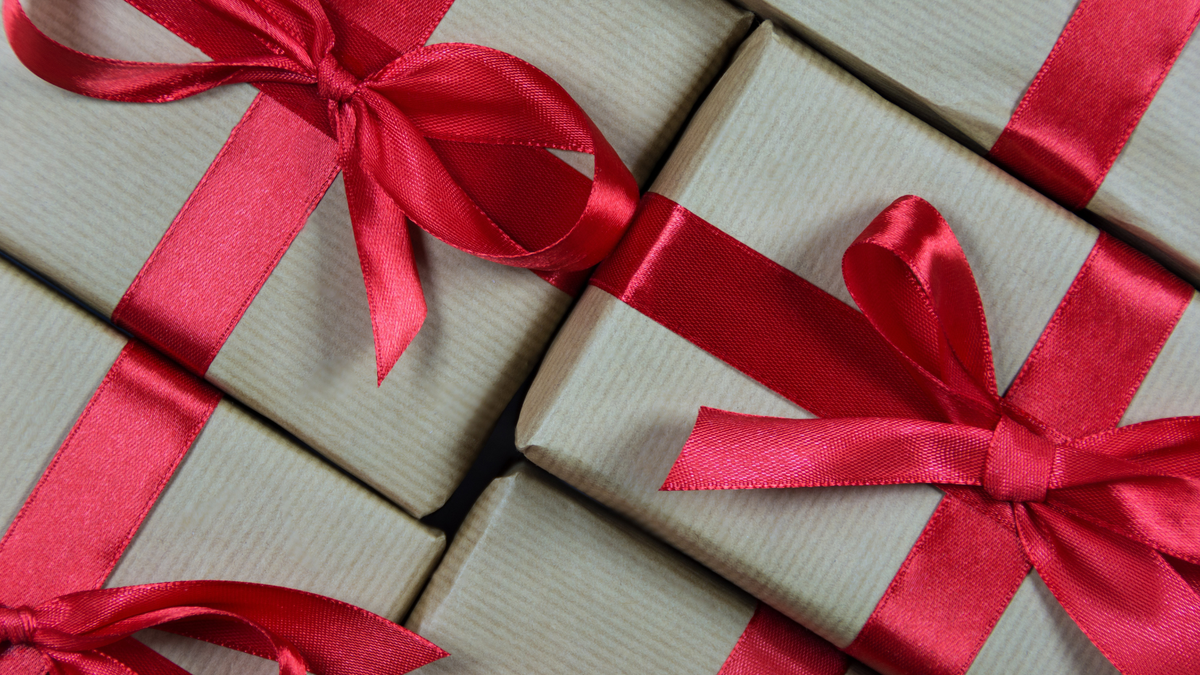 Client Gift Ideas — Thoughtful, Premium, Easy To Send